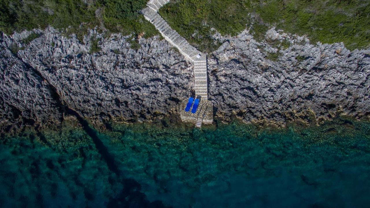 Iris Villas Lefkada - Marine Villa With Private Sea Access シヴォタ エクステリア 写真