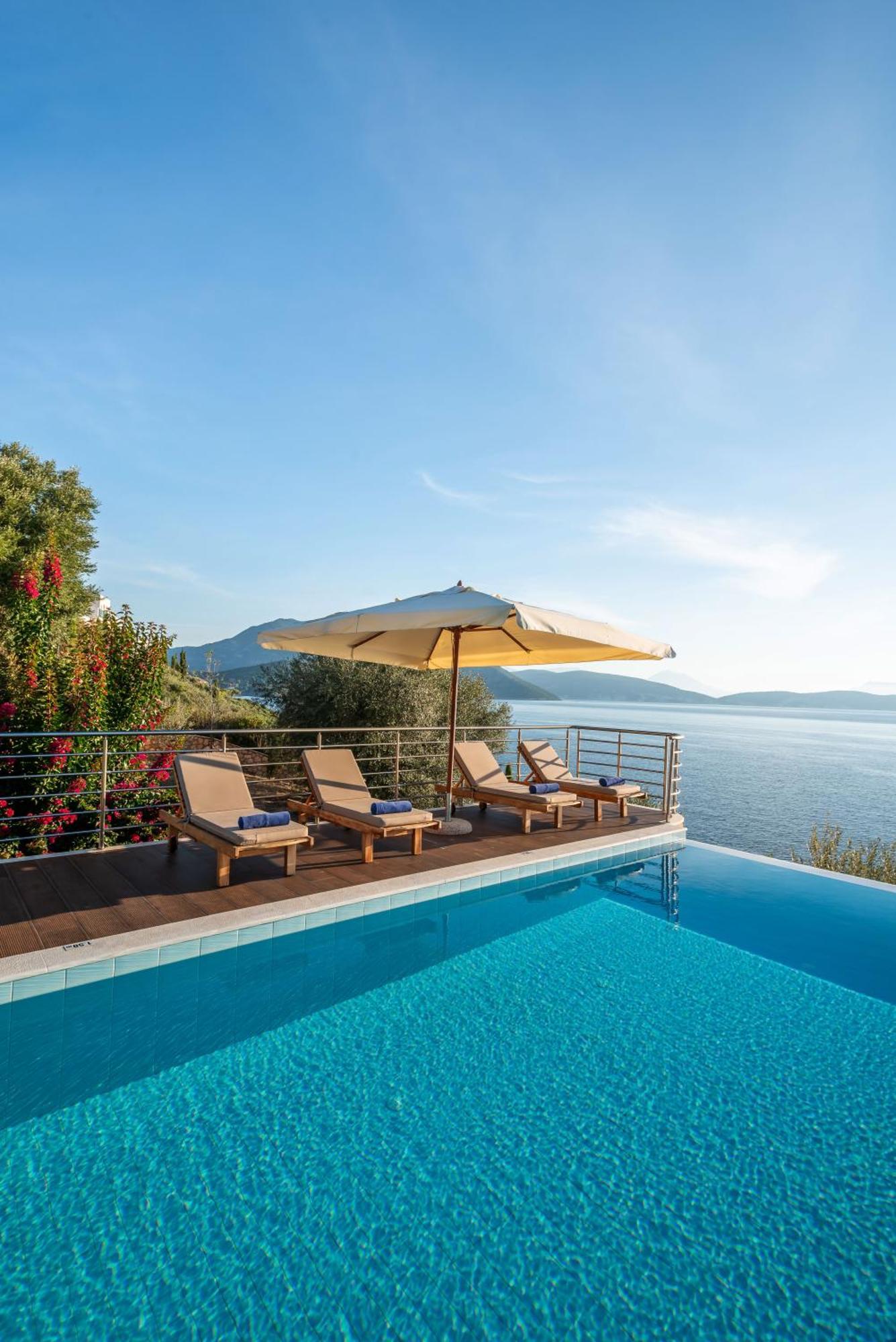 Iris Villas Lefkada - Marine Villa With Private Sea Access シヴォタ エクステリア 写真